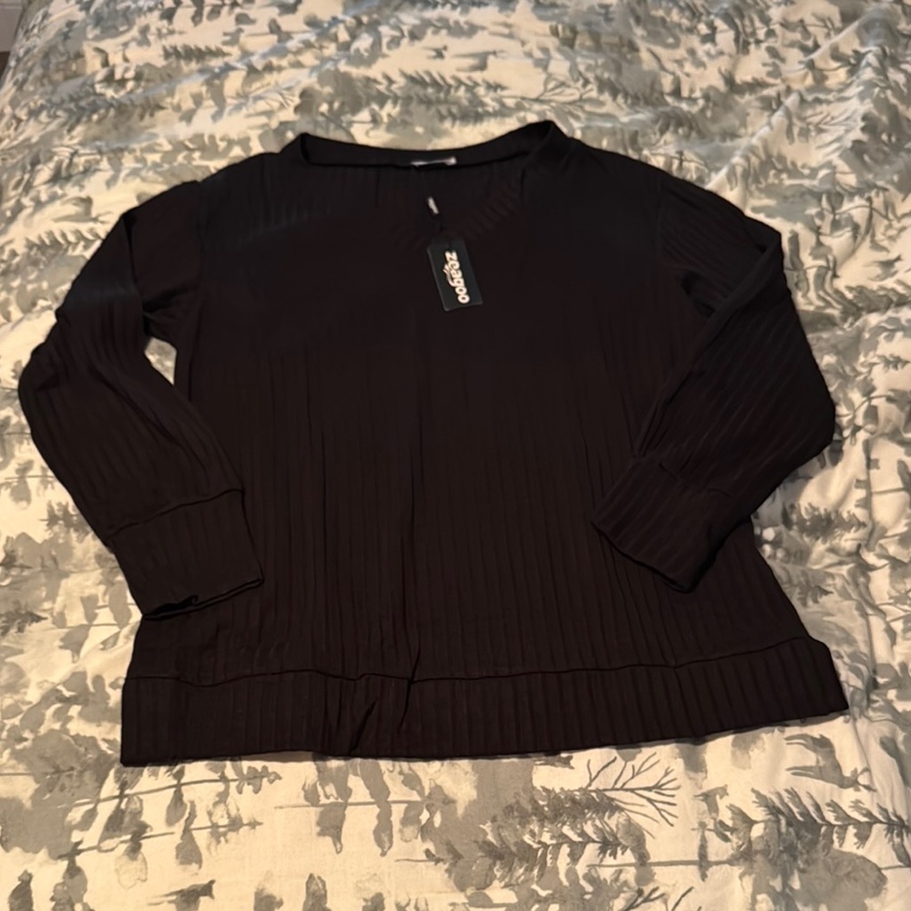 Zeagoo Black Ribbed V-Neck Top